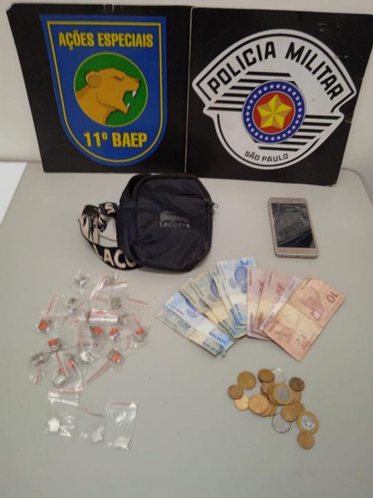 Foto 2 de 2 — Menor é detido por tráfico de drogas em Araraquara
